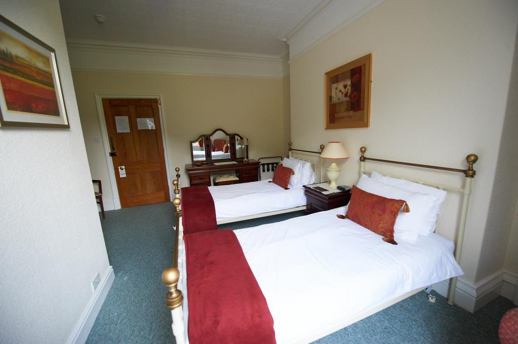 Отель Buckley Arms Dinas Mawddwy Экстерьер фото